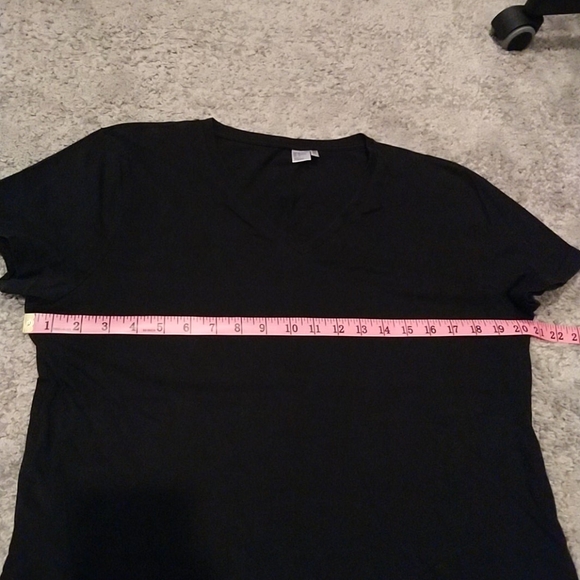 NWOT Black V-neck - Picture 2 of 5